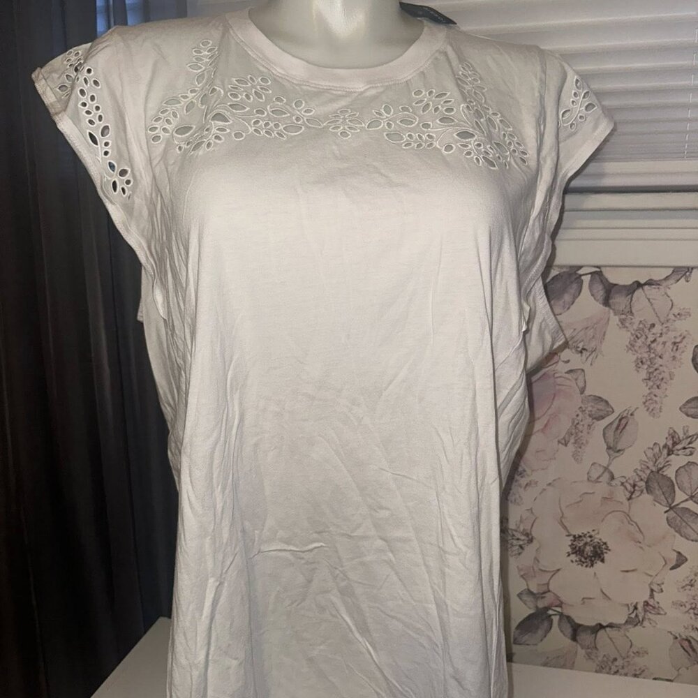 Sweet Torrid White Top with Eyelet Trim on Yoke NEW WITH TAGS